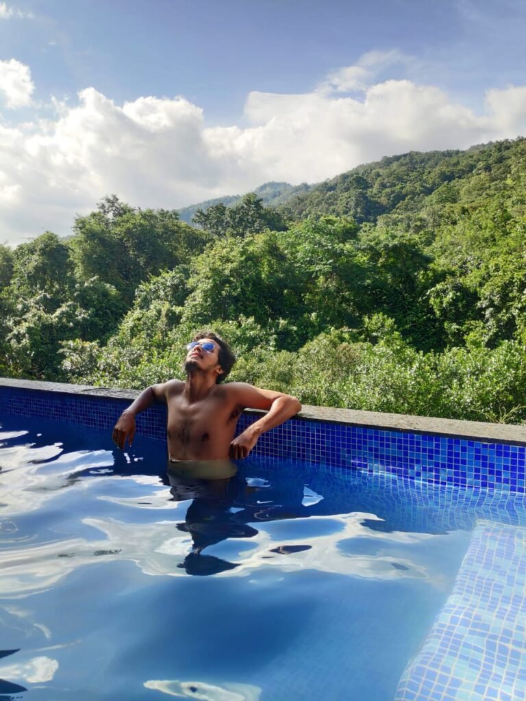 Lakefront Resort in Kakkadampoyil