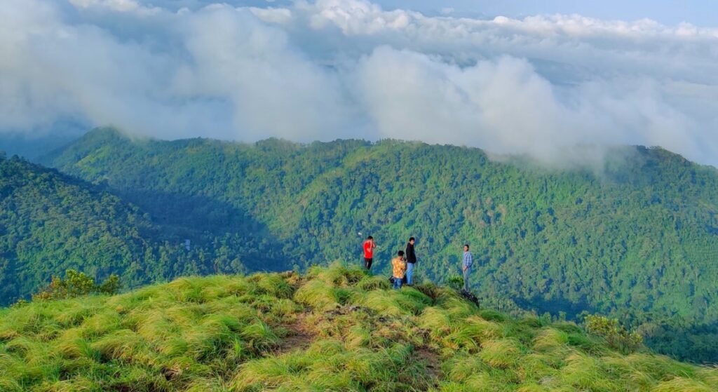 Monsoon Travel Guide to Kakkadampoyil